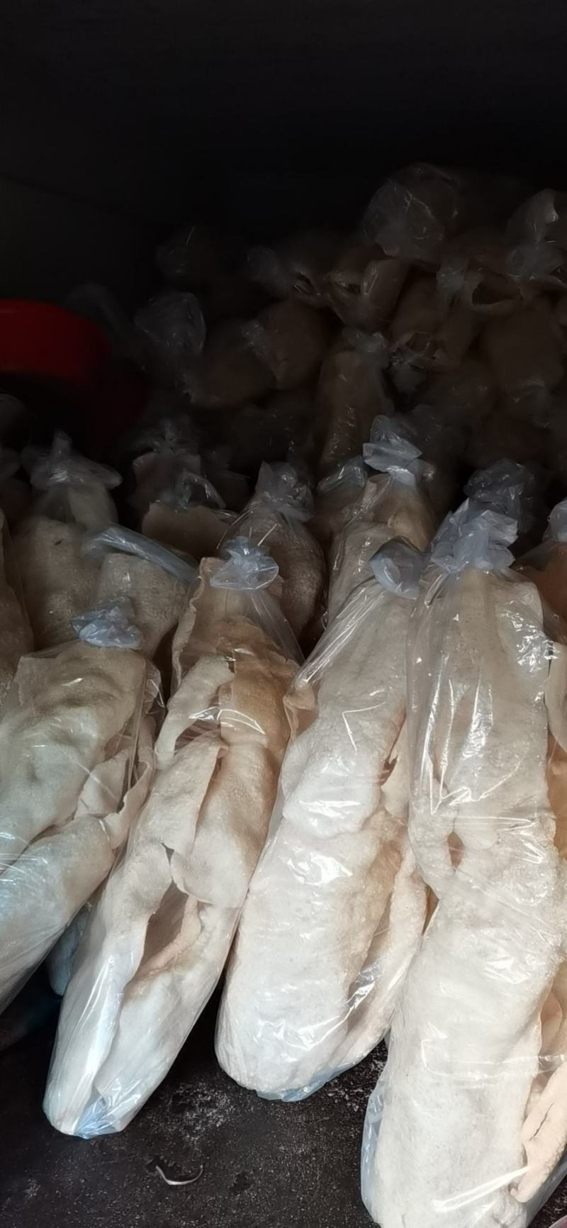 干猪皮，油炸猪皮，蹄筋，批发零售