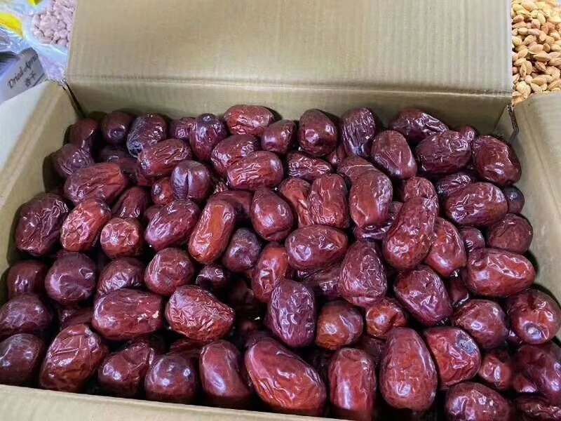 低价出售新疆灰枣一级特级4000件，货在新疆