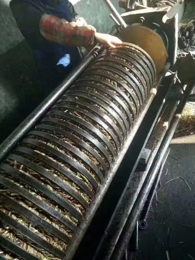 野生山茶油，纯物理压榨，出油量少，一年一季