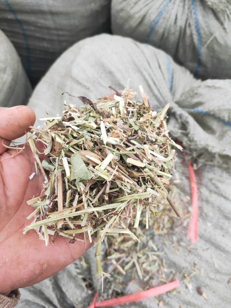 花生秧牛羊草，兔子及鹅用花生秧粉