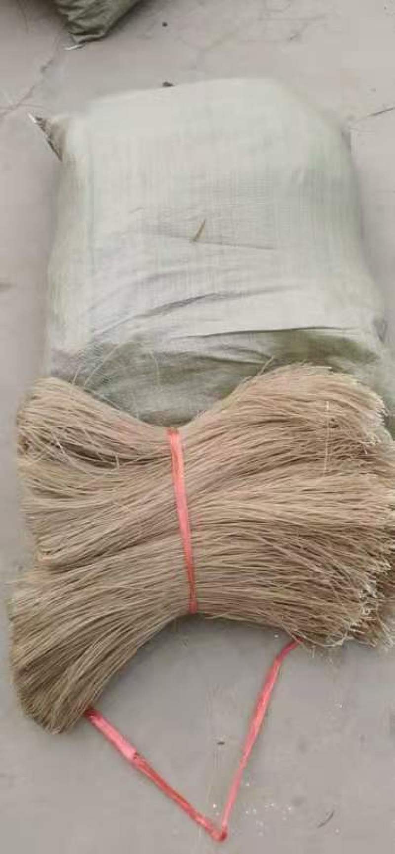 手工红薯粉条大量有货，三证齐全！质量保证！口感纯正！