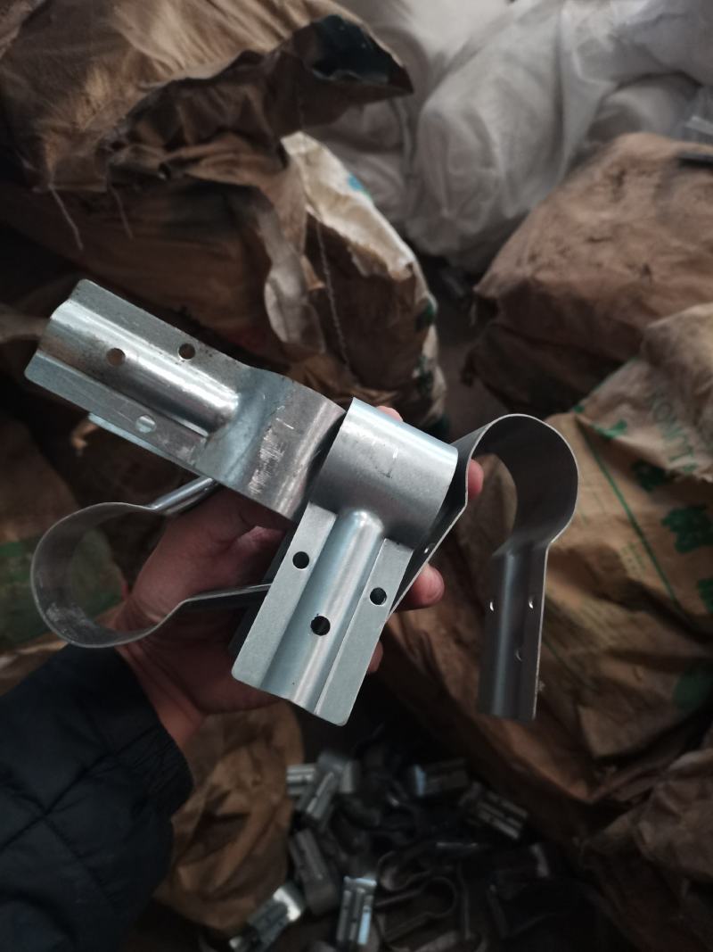 各种卡槽卡簧，连接片，压顶簧，椭圆卡，夹箍，固膜卡，地锚