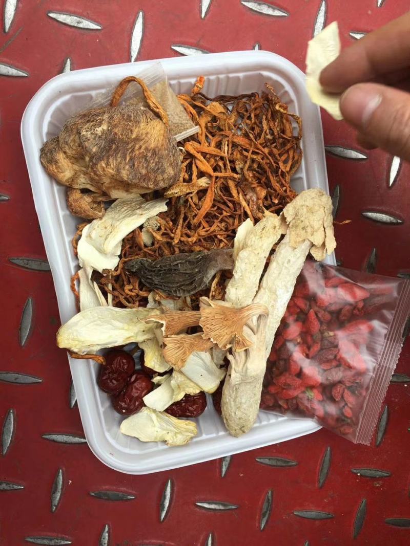 云南七彩菌汤包，多种蘑菇山珍美味，地摊展会火爆产品