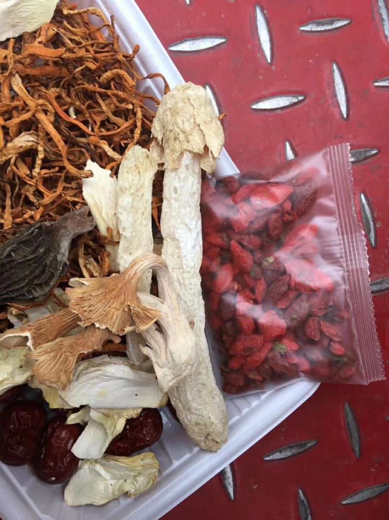 云南七彩菌汤包，多种蘑菇山珍美味，地摊展会火爆产品