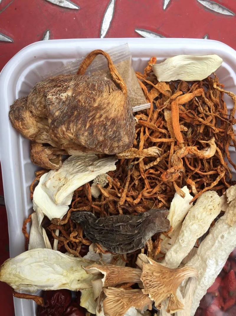 云南七彩菌汤包，多种蘑菇山珍美味，地摊展会火爆产品