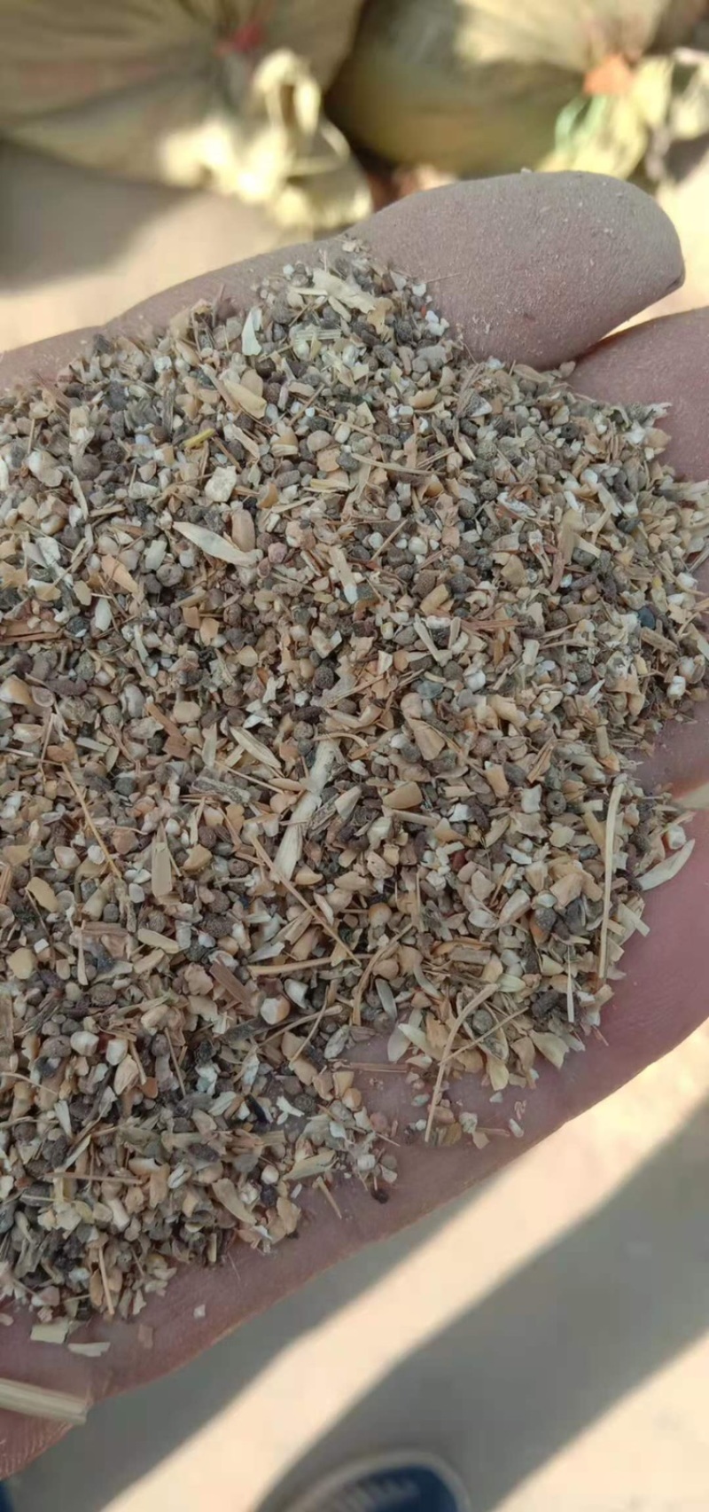 各种精品碎麦子，麦土，麦毛，碎麦子，闭麦子，水洗麦子等