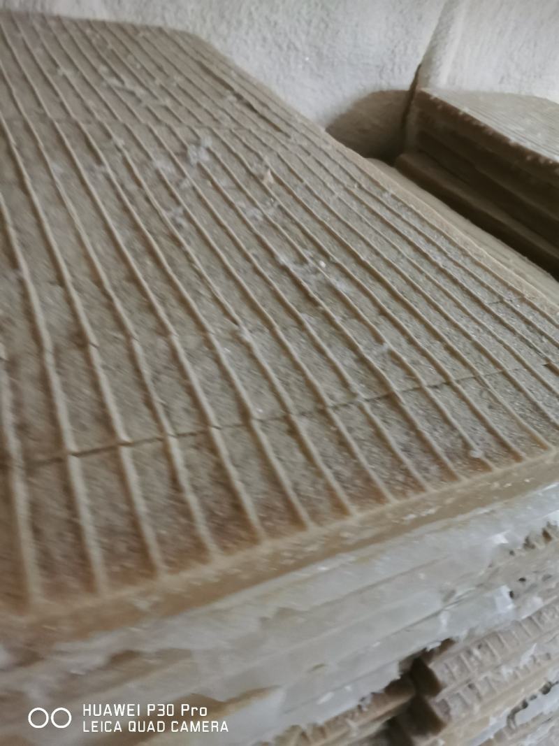 常年批发纯卤水冻豆腐