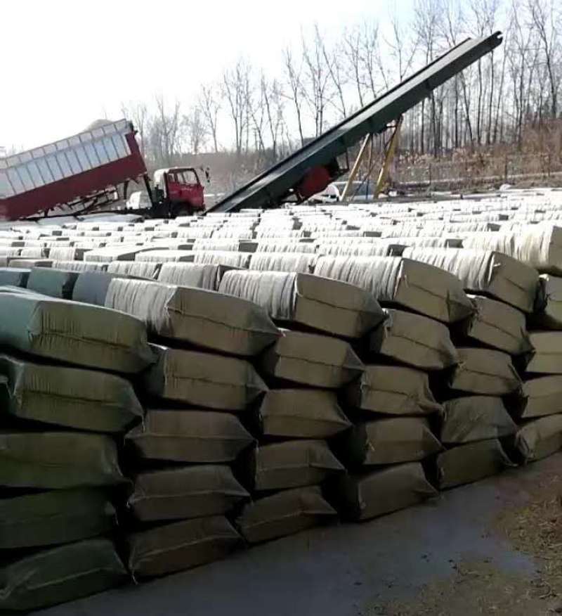 大量出售压缩稻壳，圆壳散包稻壳。