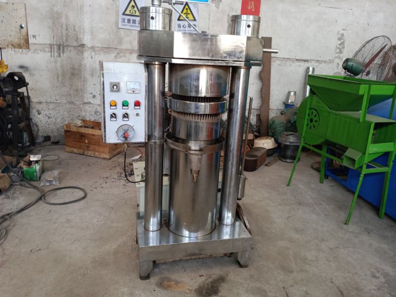 油坊用320型立式液压榨油机芝麻核桃花椒籽花生榨油机