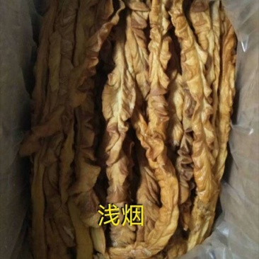 烟熏腊大肠:猪大肠，熏大肠。米康腊肠。干度好，颜色漂亮。