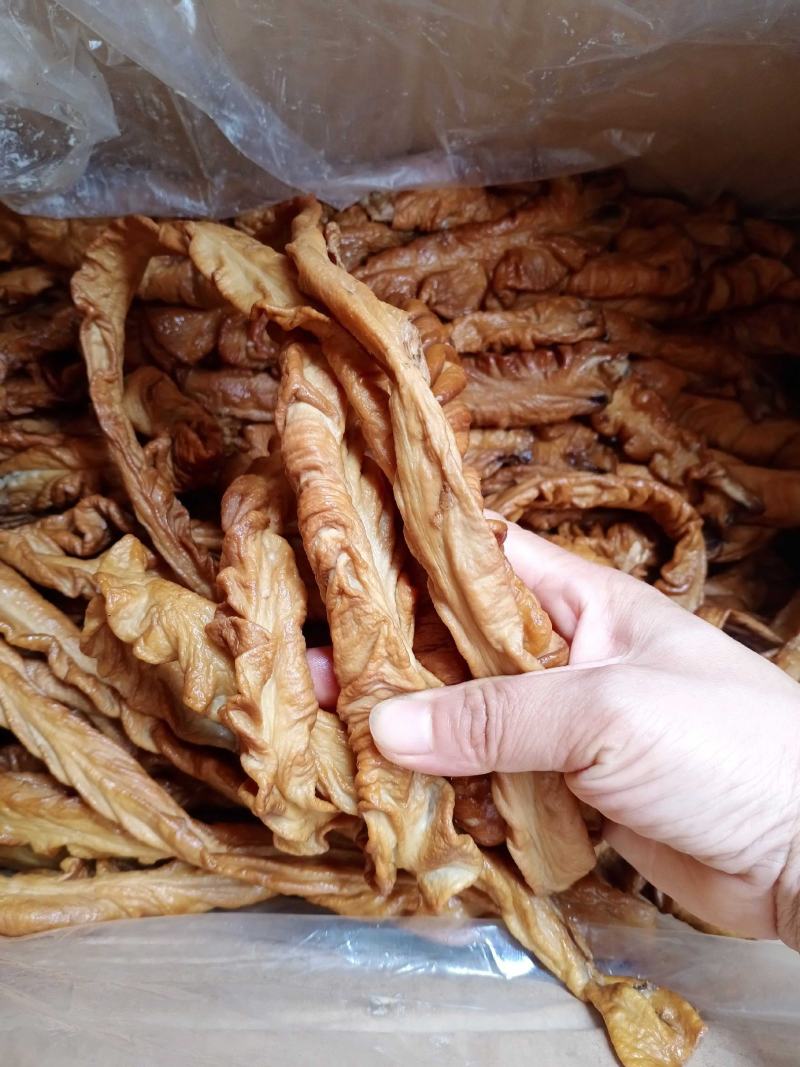 烟熏腊大肠:猪大肠，熏大肠。米康腊肠。干度好，颜色漂亮。