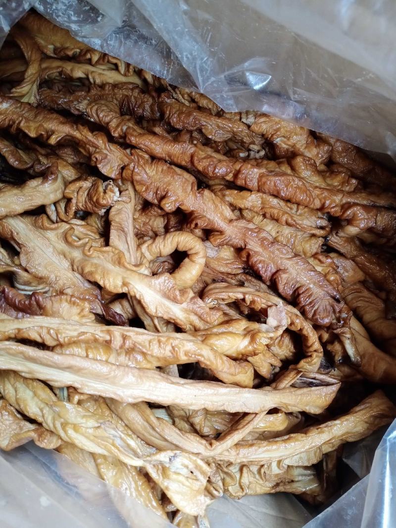 烟熏腊大肠:猪大肠，熏大肠。米康腊肠。干度好，颜色漂亮。