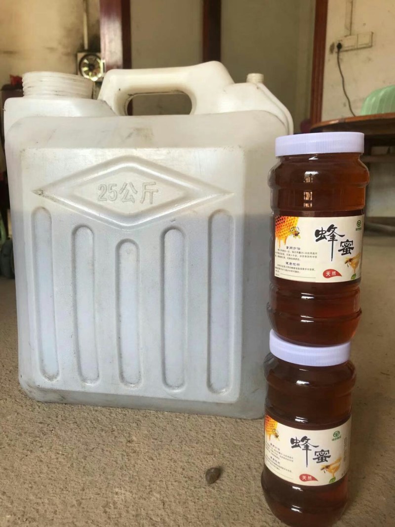 大山深处瑶族老人家养的蜂蜜，养了几十年啦