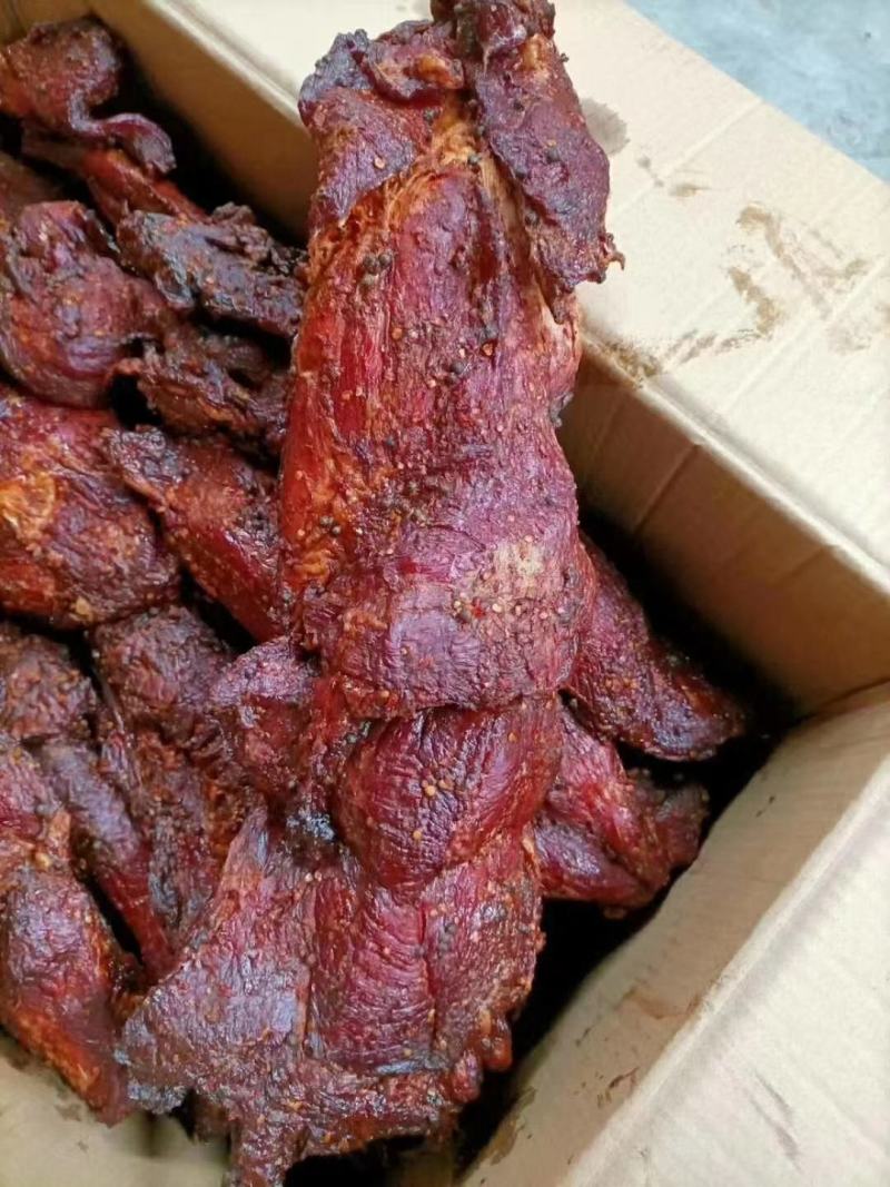 赶集地摊展销大块肉酱香牛肉五香麻辣酱肉腊肉