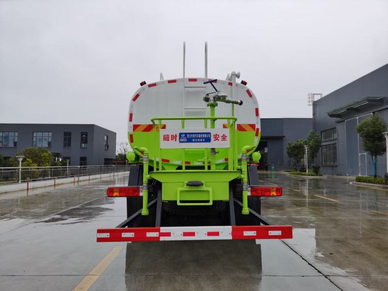 豪沃20吨后双桥洒水车