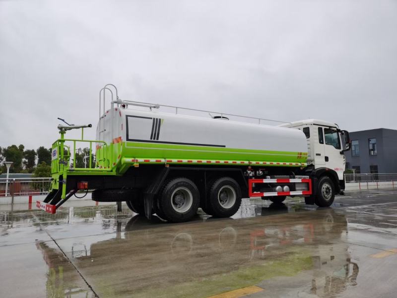 豪沃20吨后双桥洒水车