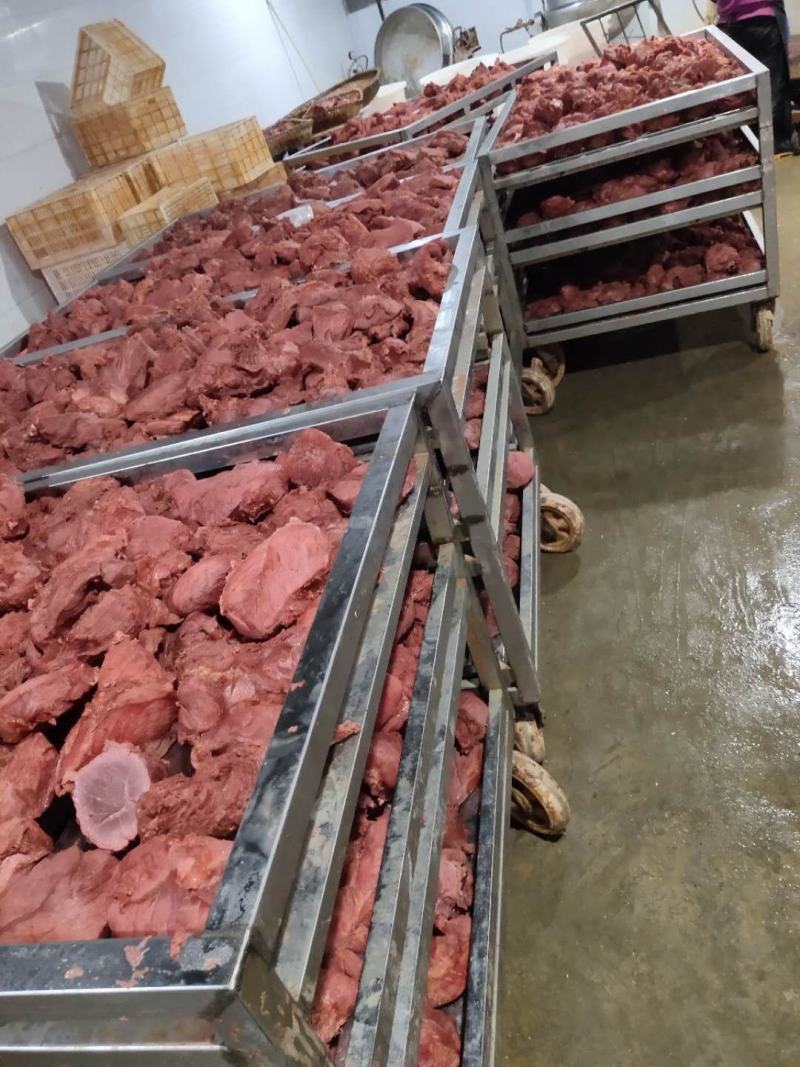 卤猪条形肉，八层熟，没打粉，没注水，猪肉做的牛肉味道