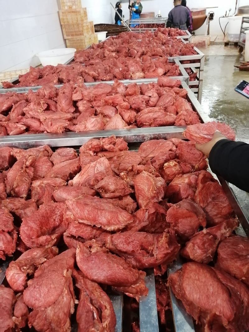 卤猪条形肉，八层熟，没打粉，没注水，猪肉做的牛肉味道