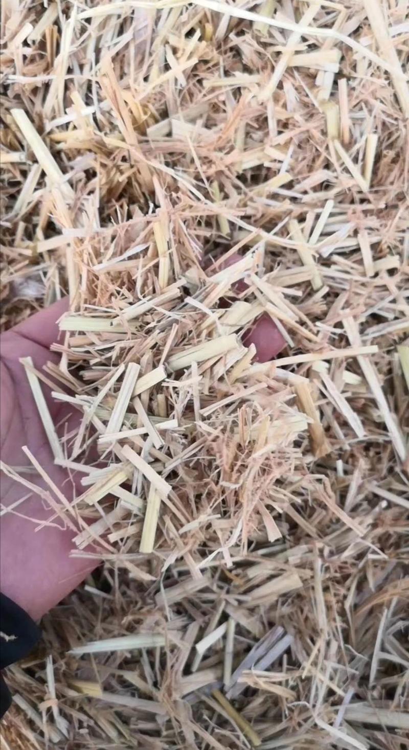 稻草出售各种规格的草，草质量保证，长期供货，货源稳定