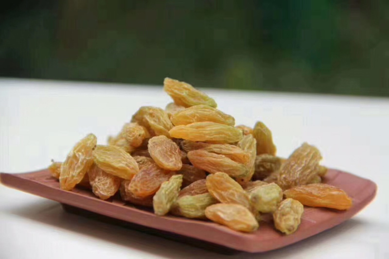 新疆哈密王葡萄干无核黄黄玫瑰香甜软糯