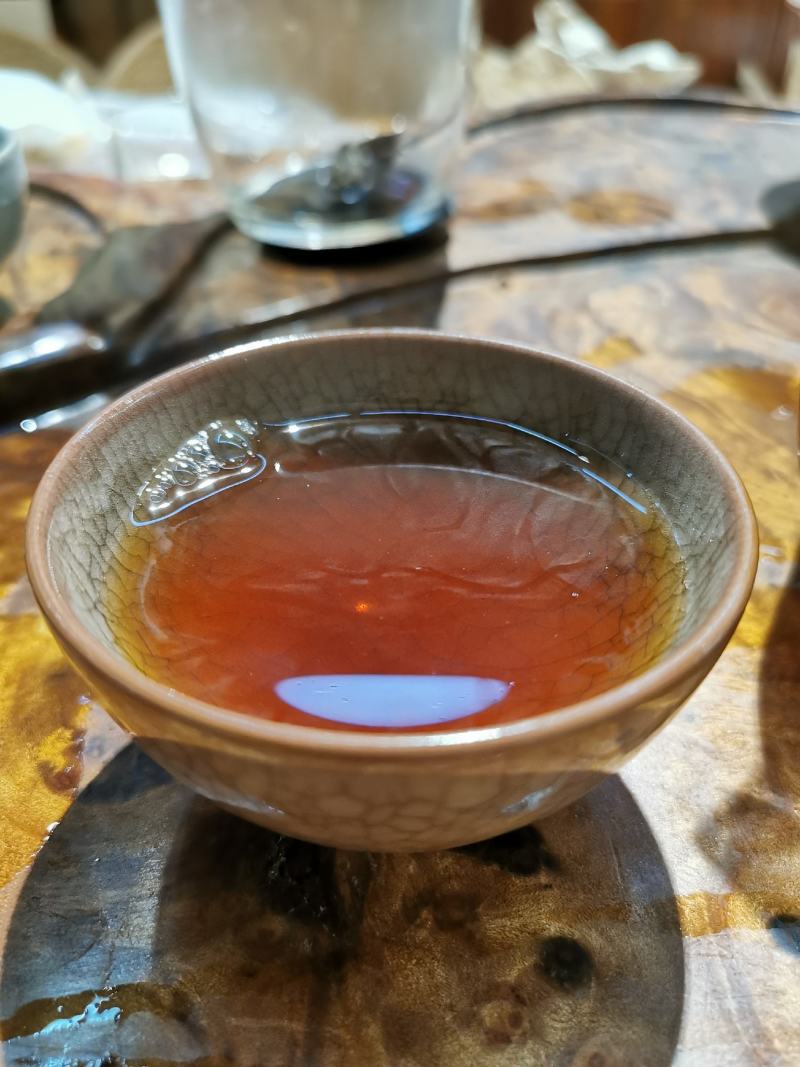 普洱熟茶2016年黄金芽宫廷料勐海离地木板发酵熟茶