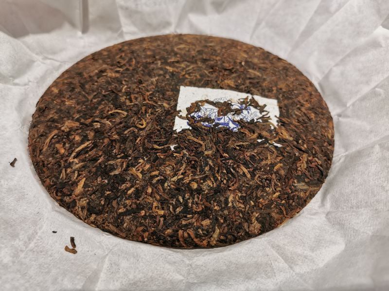 普洱熟茶2016年黄金芽宫廷料勐海离地木板发酵熟茶