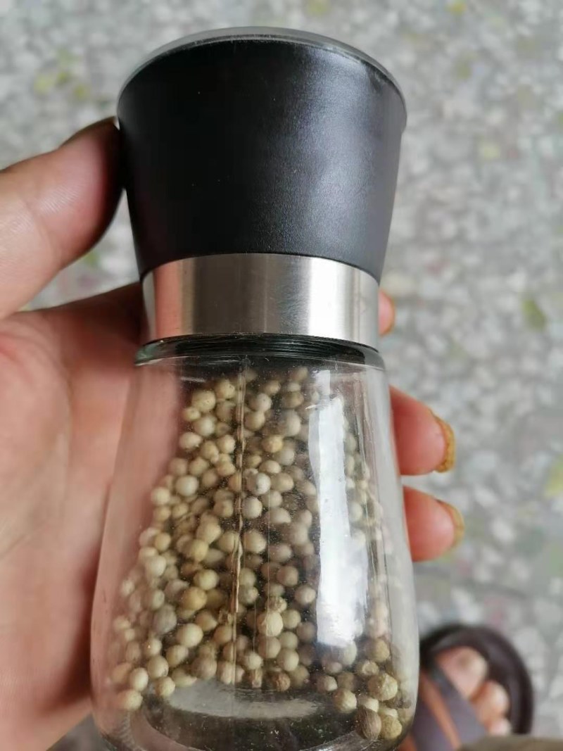 白胡椒研磨瓶，可以磨粉，要粗要细可以调