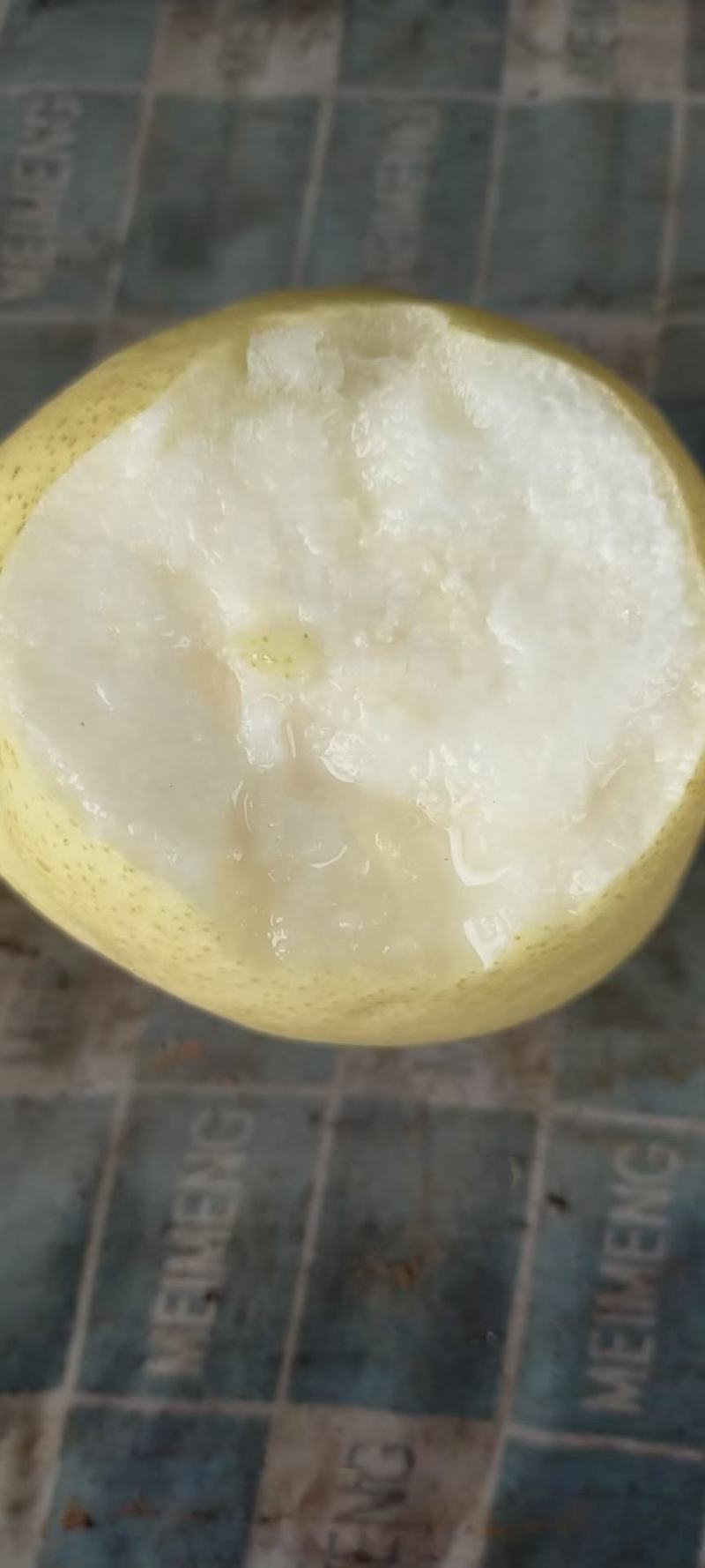 乾县泔河酥梨，皮薄，脆甜，少渣多汁，核小，甜度好走商品