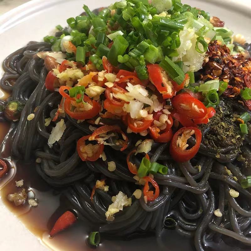 酸辣蕨根粉丝凉拌菜火锅野生蕨根粉正宗手工粉条