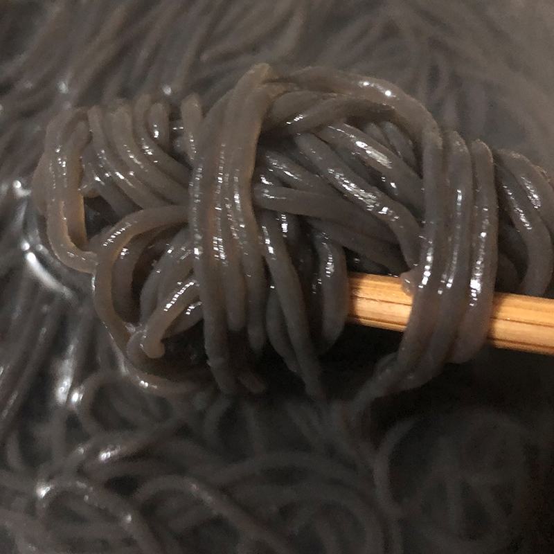 酸辣蕨根粉丝凉拌菜火锅野生蕨根粉正宗手工粉条