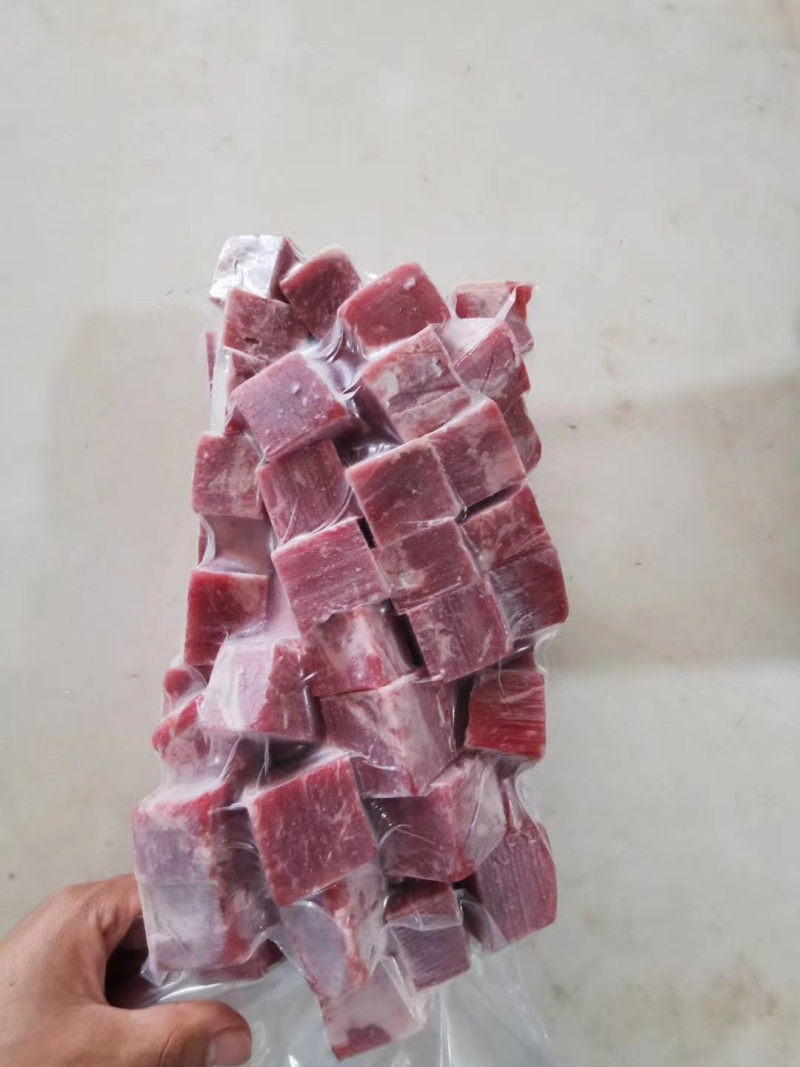 每天新货牛肉粒纯牛肉很瘦