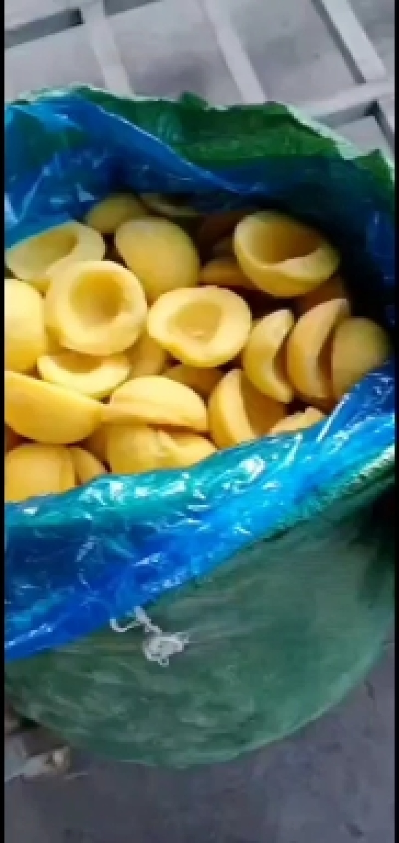 冷库桃瓣，草莓出库，产地货源充足都是批发价