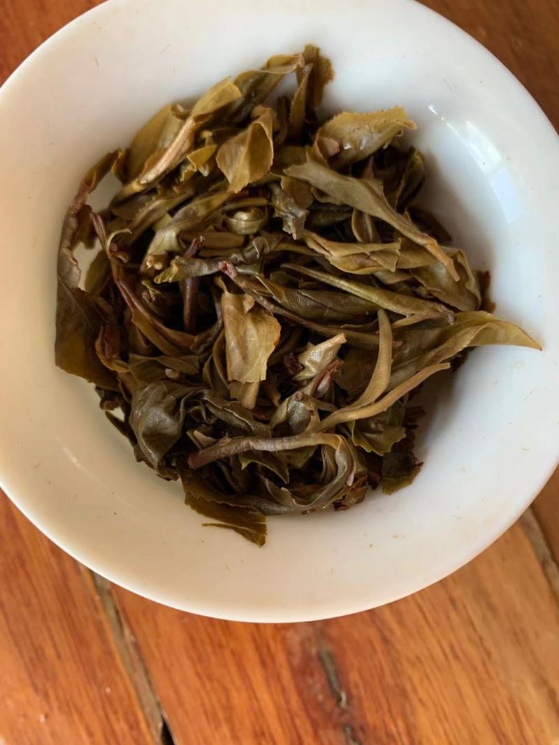 好货清仓2013年老曼峨甜茶古。春茶普洱茶生茶饼357g
