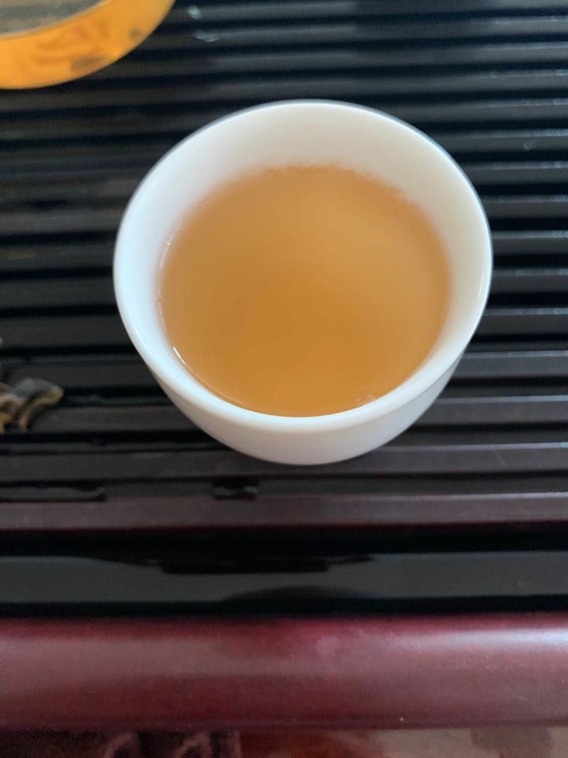 好货清仓2013年老曼峨甜茶古。春茶普洱茶生茶饼357g
