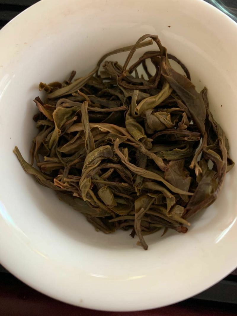 好货清仓2013年老曼峨甜茶古。春茶普洱茶生茶饼357g