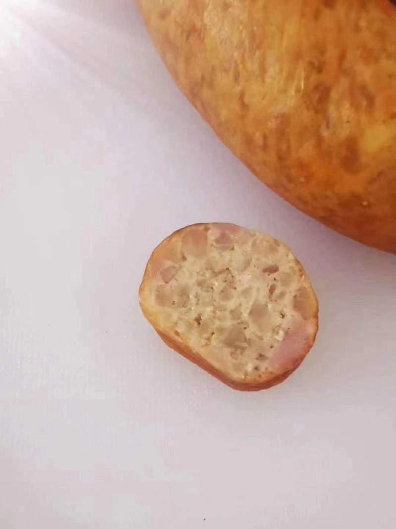 熏驴肠，自家熟制品加工厂加工，口感美味，色泽金黄