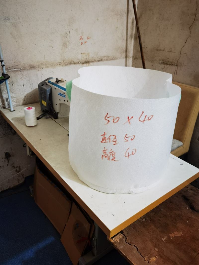 本厂专业生产无纺布美植袋，植树袋，接受定做任何尺寸，质优