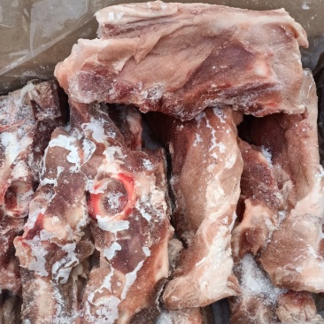 多肉大尾叉骨，现货质量好，百分之五十肉，可以切排骨粒，