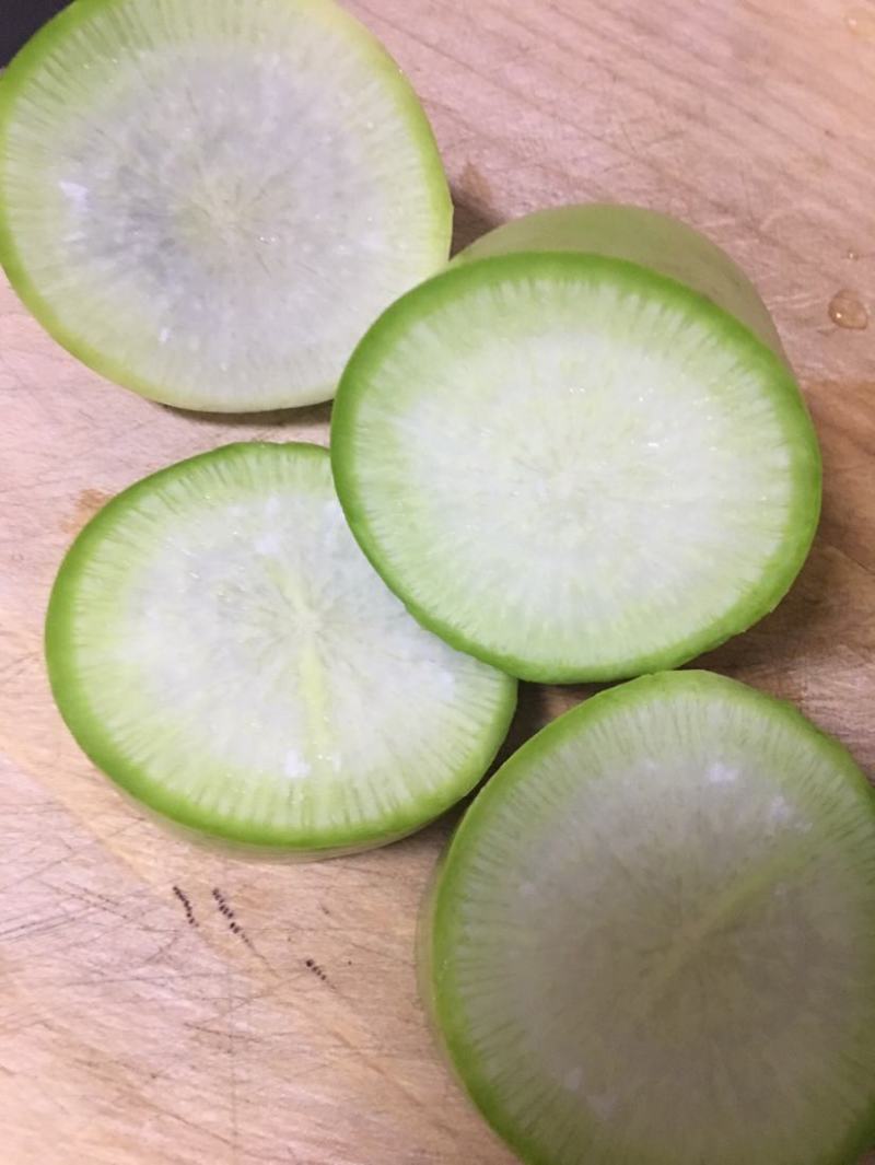 白萝卜，现挖现卖，保鲜发货，包邮到家！按时发货！
