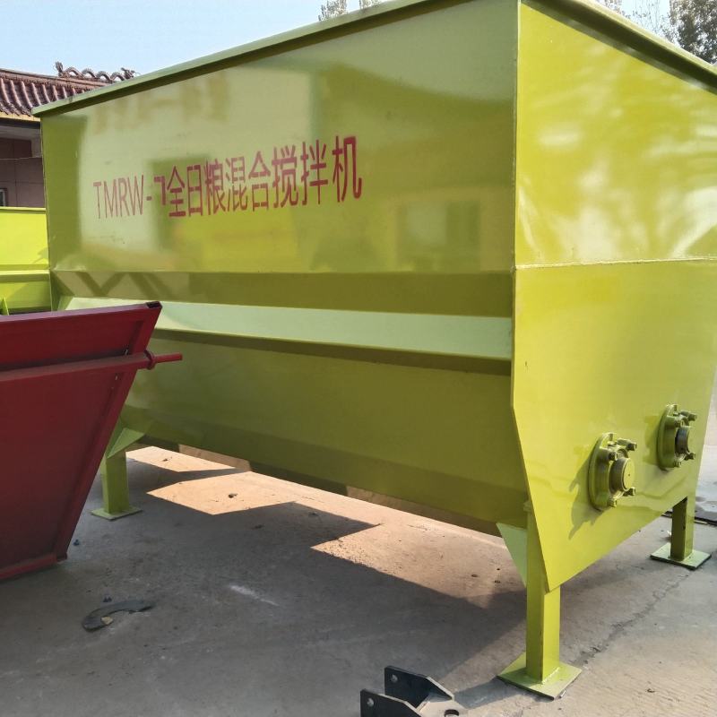 TMR混合饲料搅拌机，可搅拌青储黄储精料加水混合搅拌