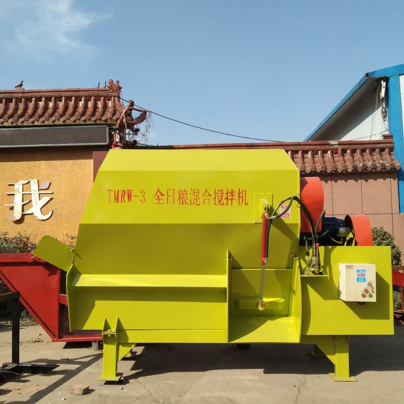 TMR混合饲料搅拌机，可搅拌青储黄储精料加水混合搅拌
