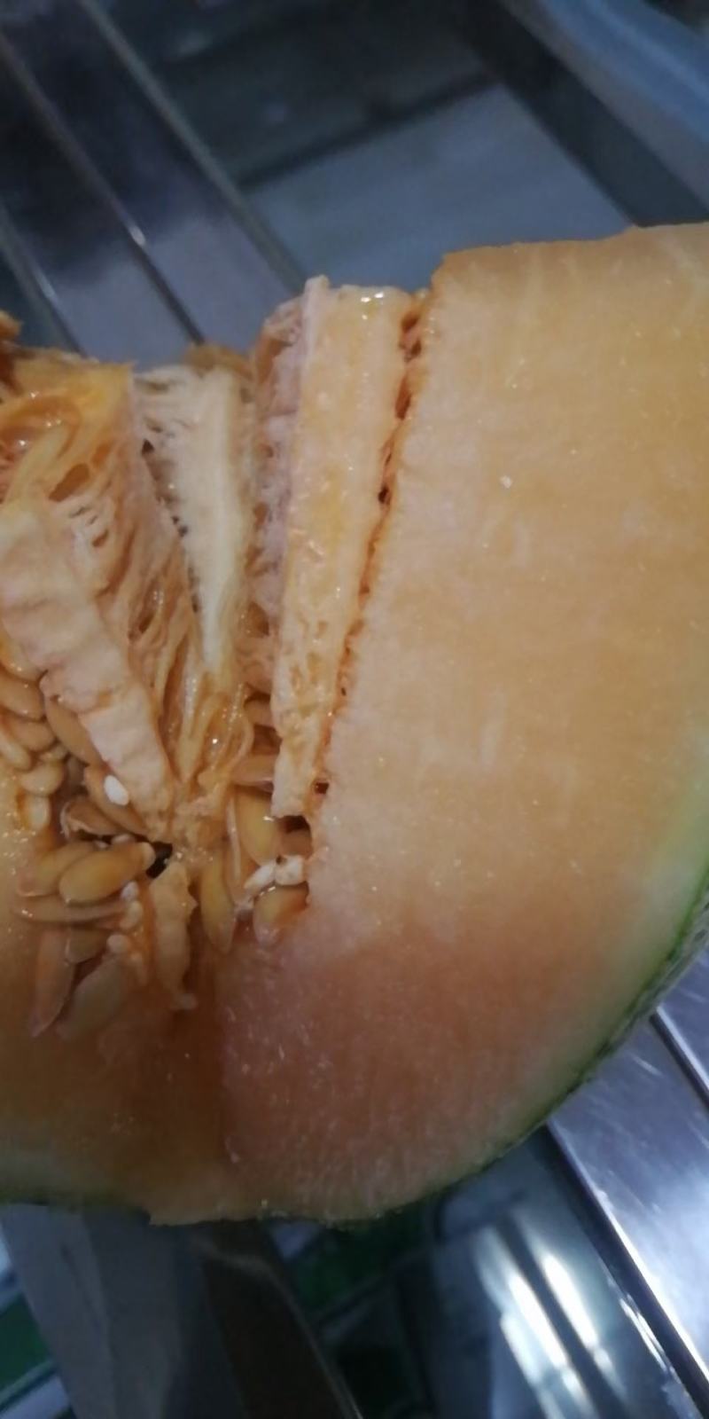 哈密瓜大量上市，地址元谋，喜欢的你来找我