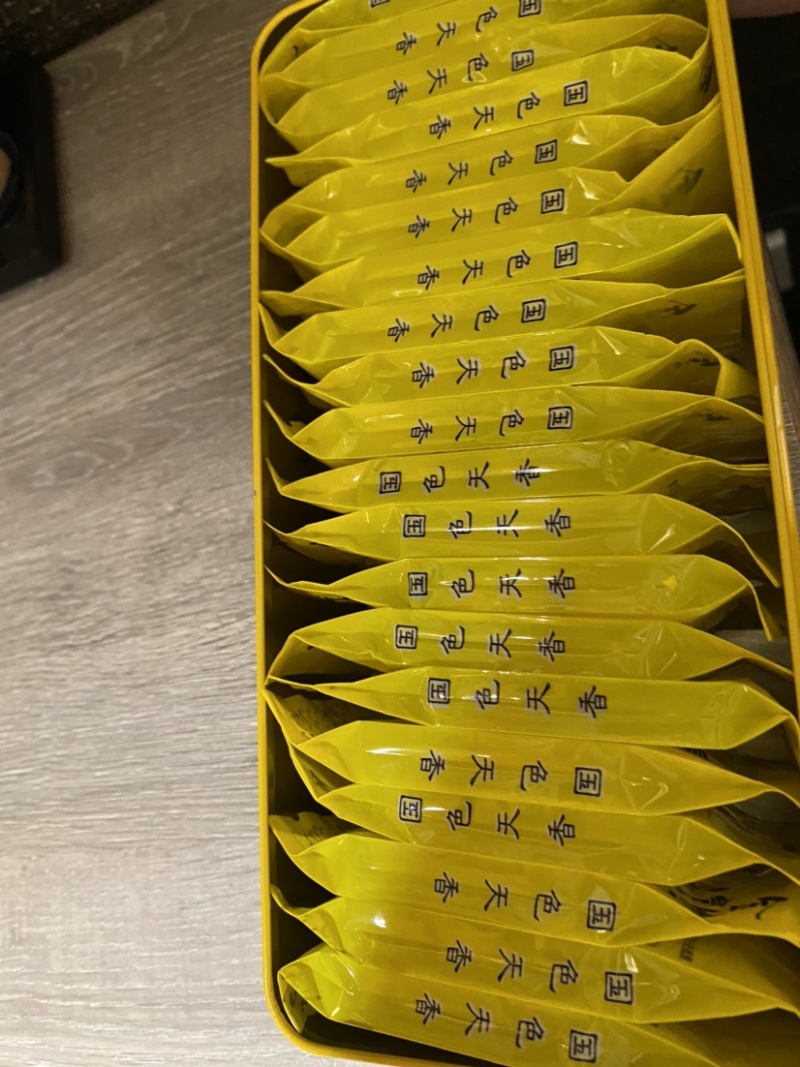 金丝皇菊，一杯泡一朵，大量供应。欢迎选购