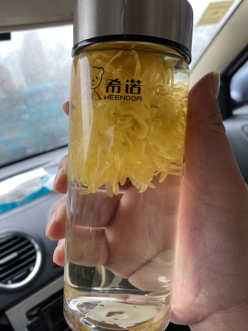 金丝皇菊，一杯泡一朵，大量供应。欢迎选购