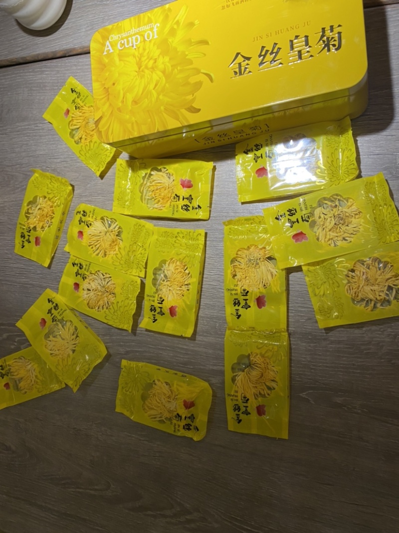 金丝皇菊，一杯泡一朵，大量供应。欢迎选购