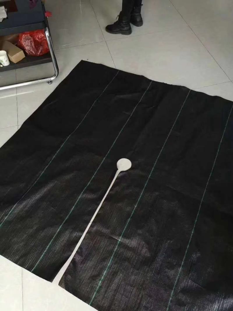 防草布，打孔防草布，银黑地膜，黑地膜，可打孔