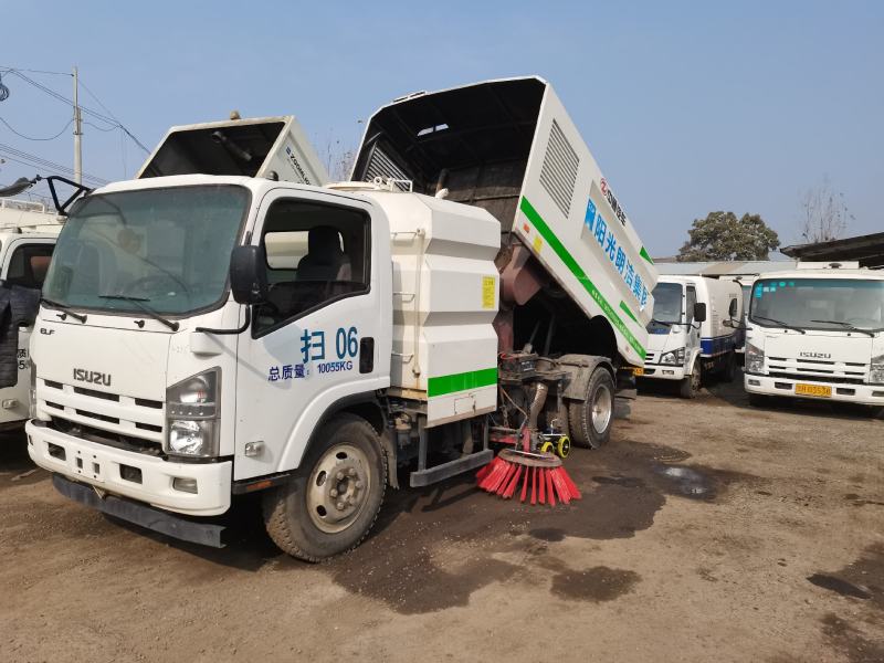 低价转让道路洗扫车特种车