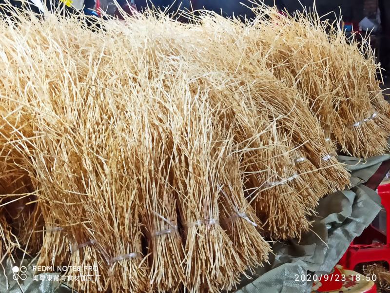 新鲜白茅根常年不停产，风雨无阻。承接大长期合作采购商常年