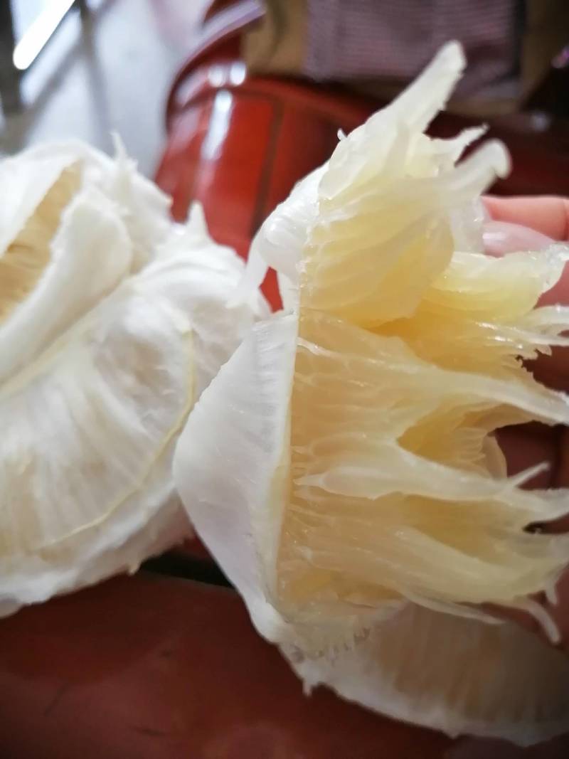 精品百年老树香柚特级沙田柚，水份足糖份高，味甜如蜜。