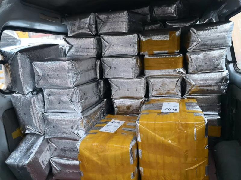 丹东东港牛奶草莓精品大果单果30克以上一件代发顺丰包邮